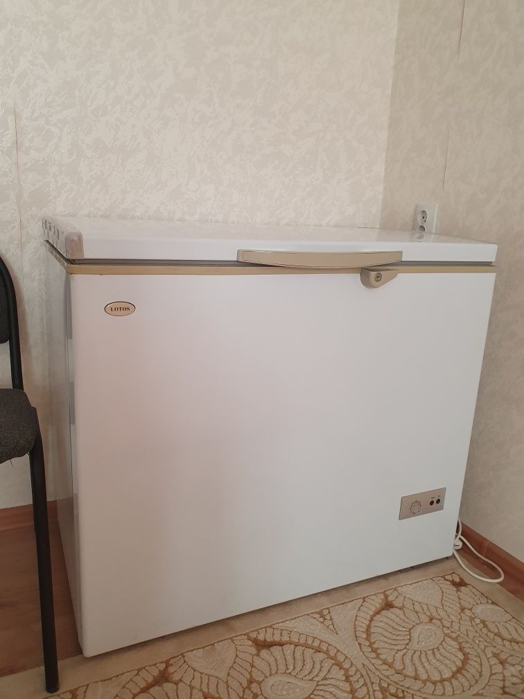 Продам морозильник ларин