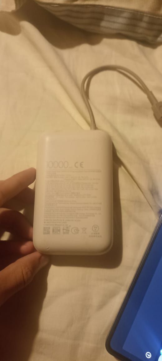 Tecno camon 20 pro и повер банк xiaomi