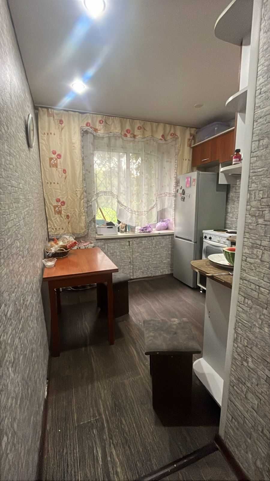 срочно!!! продам 1,5ку в районе Защиты
