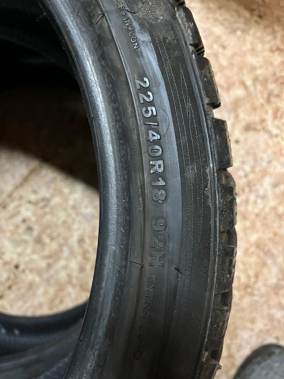 Продам шины на 225 / 40/18