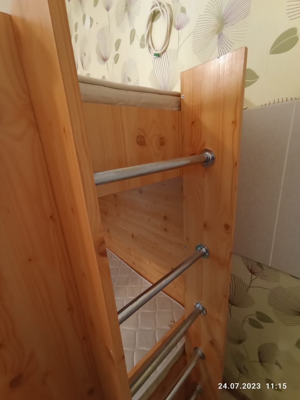 Кровать двухъярусная чисто дерево