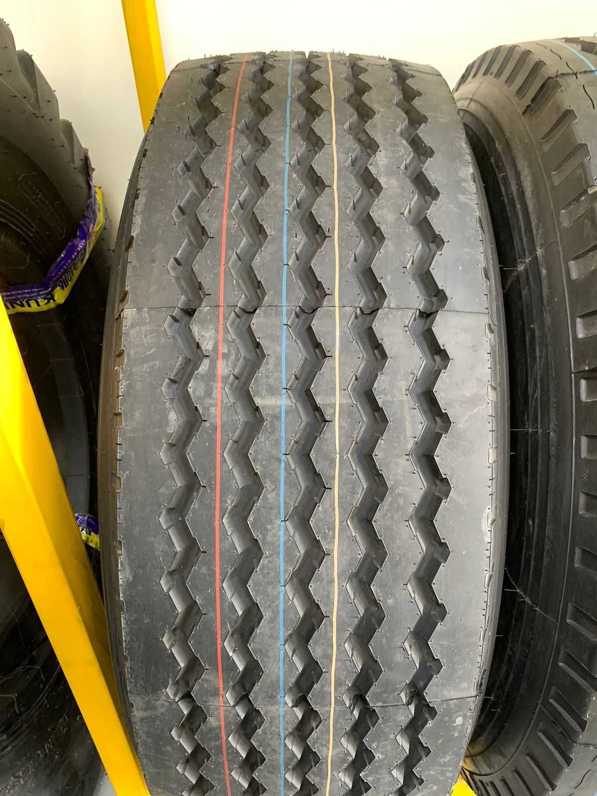 Грузовые шины 385/65 R22.5 Бочка прицепная и рулевая