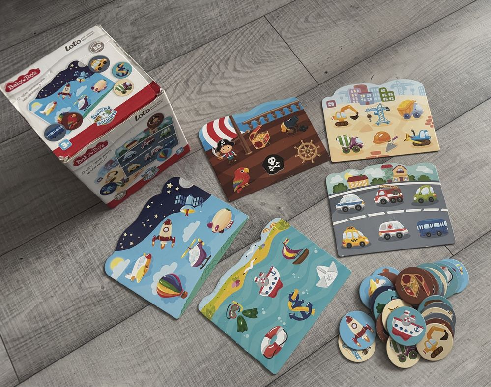 Детские игрушки, книги