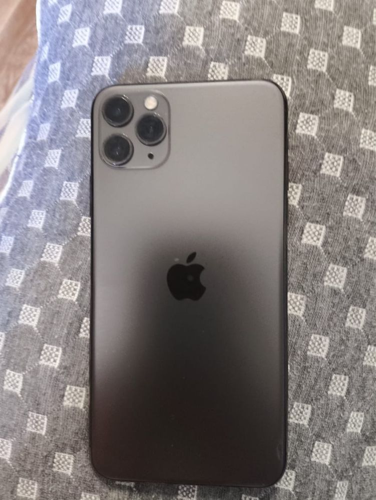 Продам iPhone 11 Pro Max на 256 ГБ