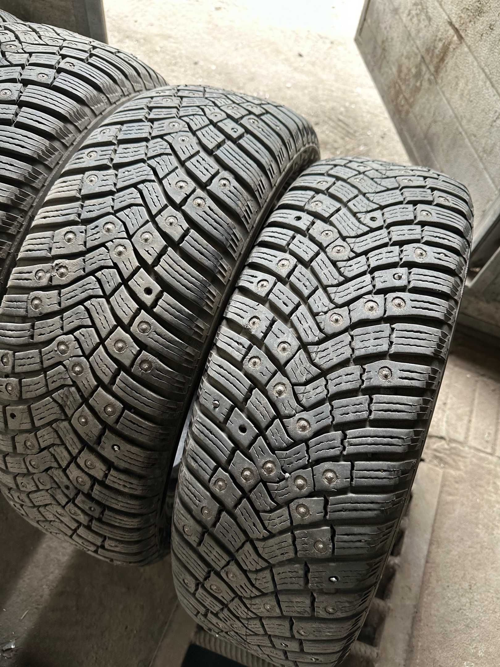 Зимние шины 185/65/15 Continental
