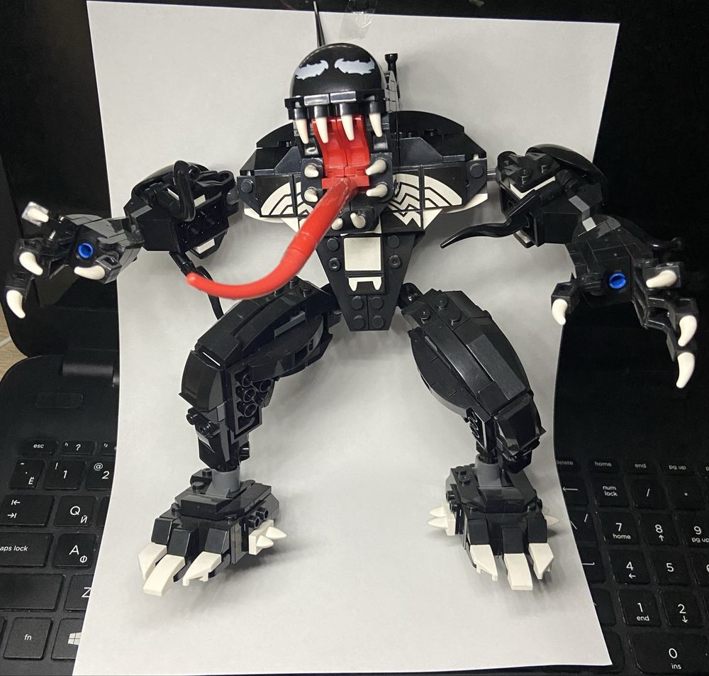 LEGO набор «человека паука с веномом меха»