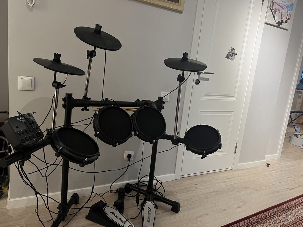 Электронная ударная установка Alesis TURBO MESH KIT