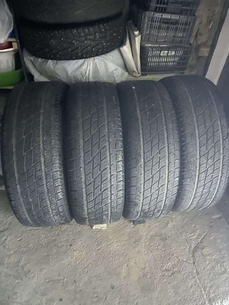 275/60/20 toya R20