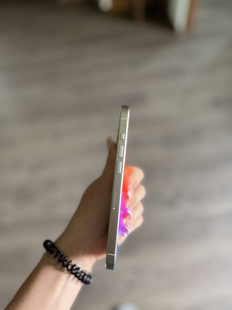 Продам Iphone 15 pro