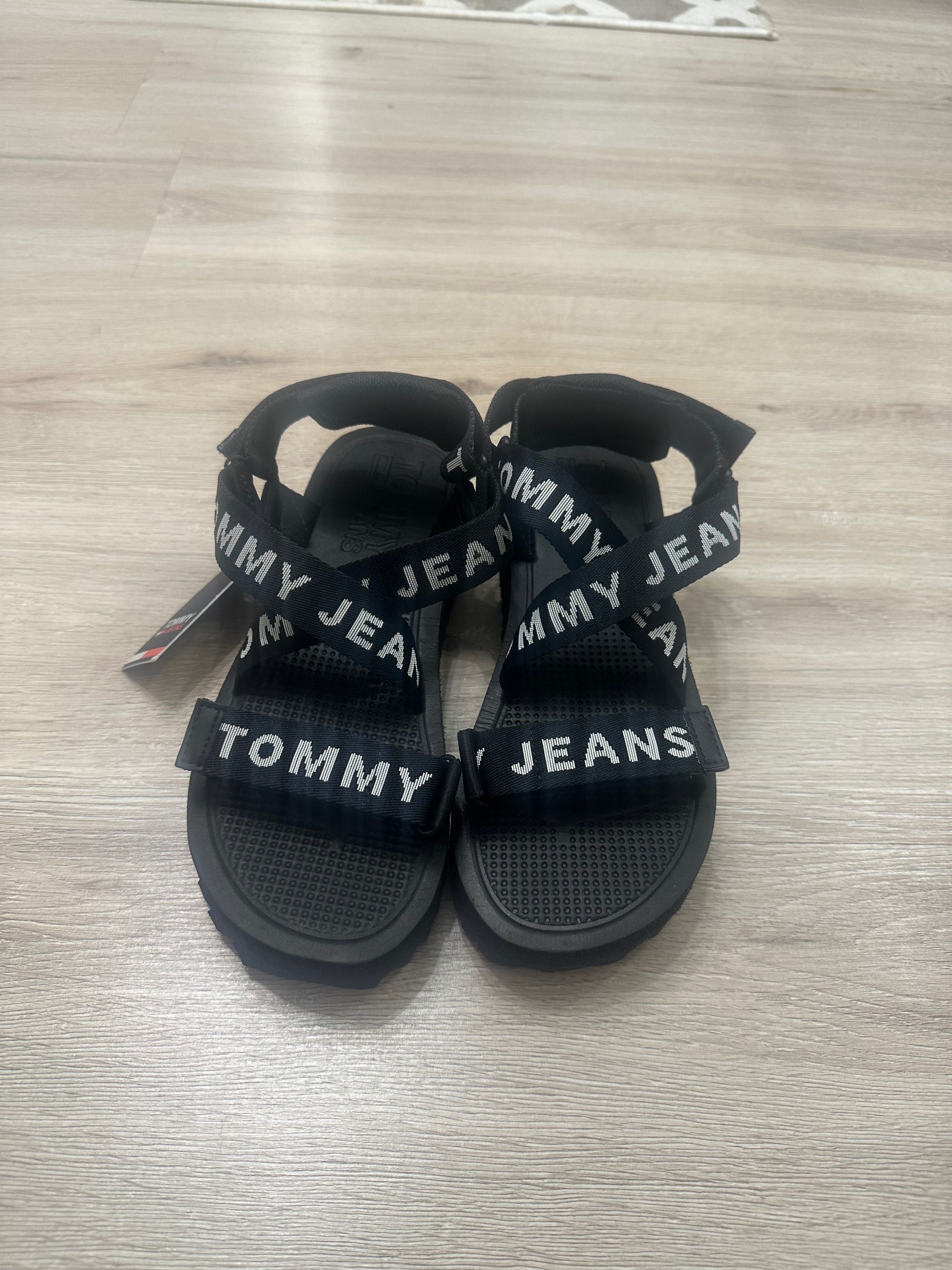 Сандалии от Tommy Hilfiger