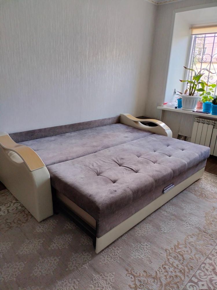 Продам диван выдвижной с ящиками