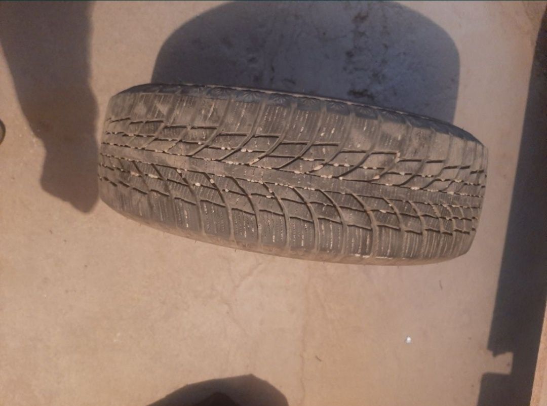 Продам зимни шины  Kumho