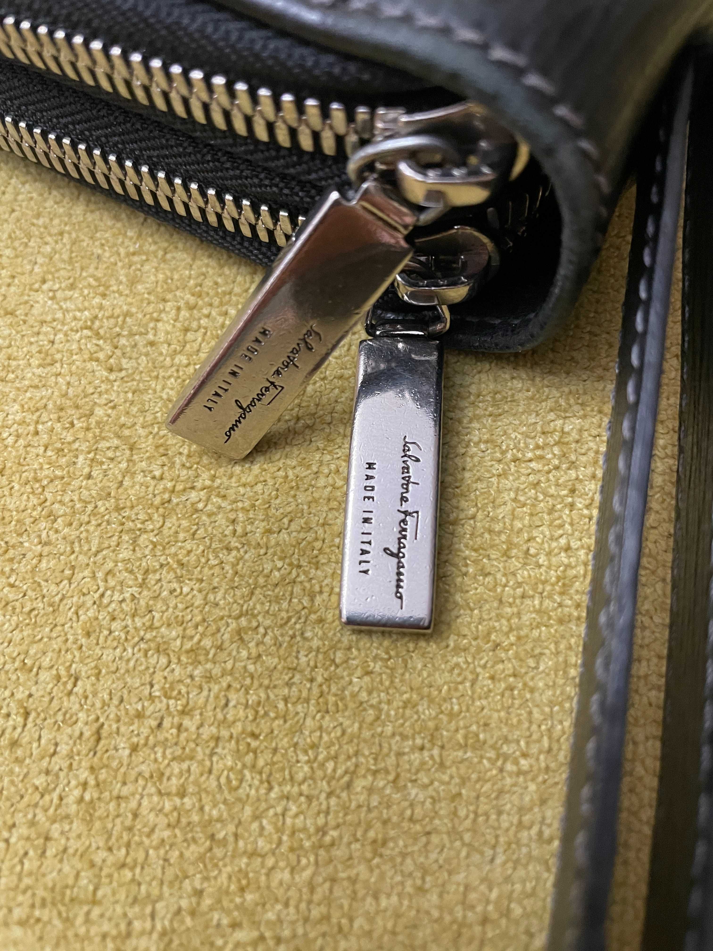 Продаю Оригинальную барсетку Salvatore Ferragamo
