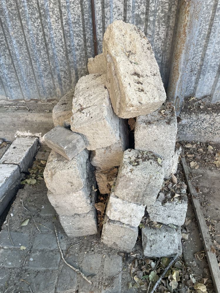 Кирпичи ракушеблок