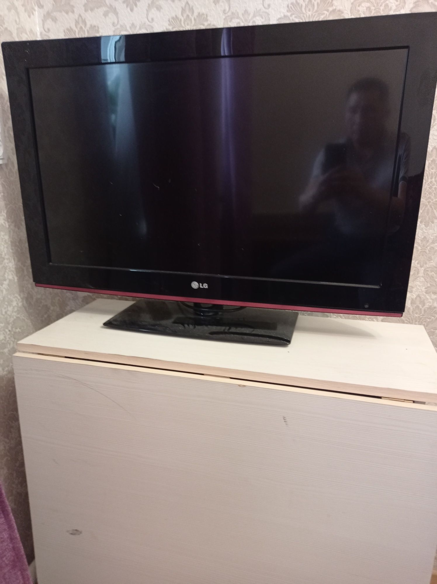 Продаются два телевизора сони и LG