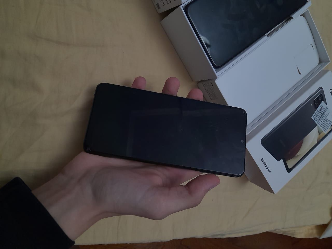 Продам срочно (redmi not 11s 8/128) и (Samsung galaxy a12)