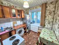 Продам 3к квартиру на 2 этаже кирпичного дома ул. Казахстан 107