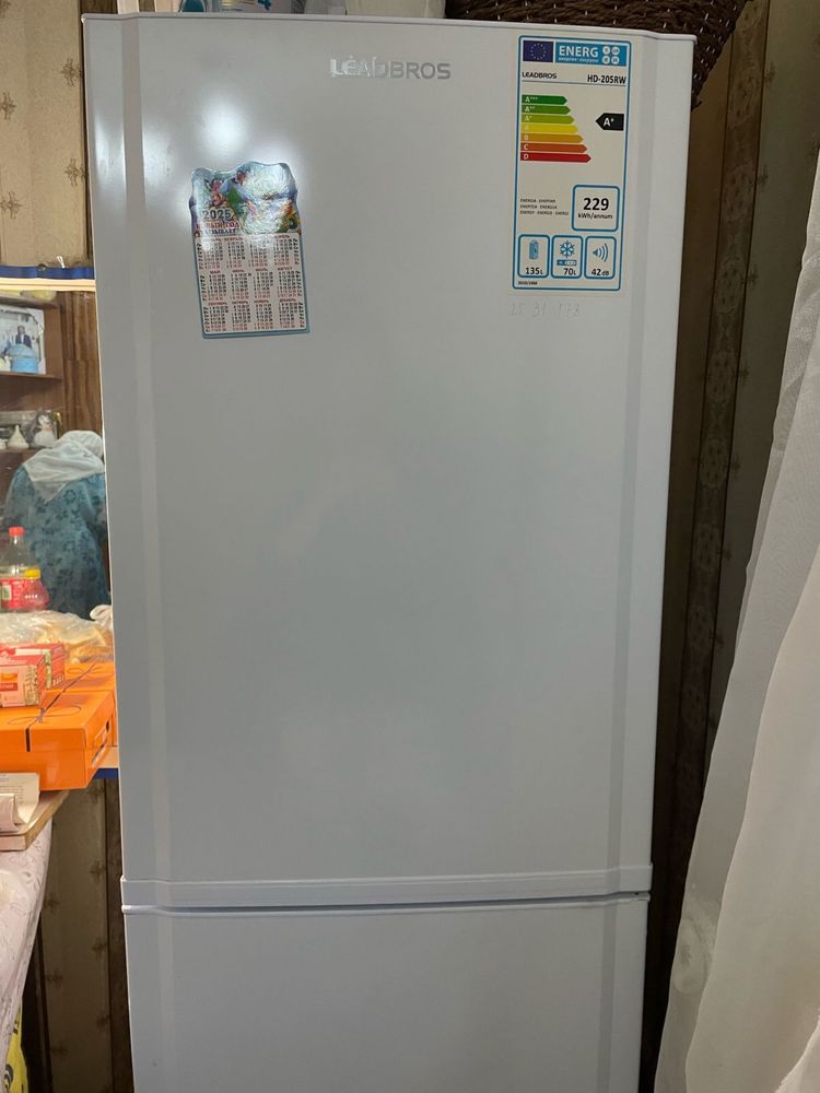 Холодильник продаетья