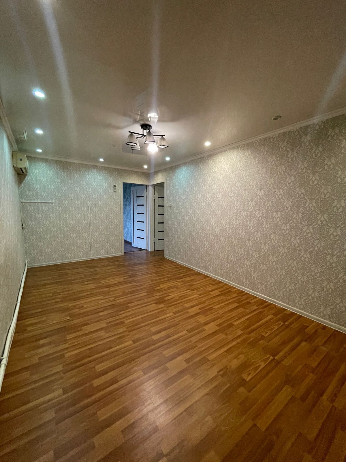 Продам 3х ком 16 микрорайон