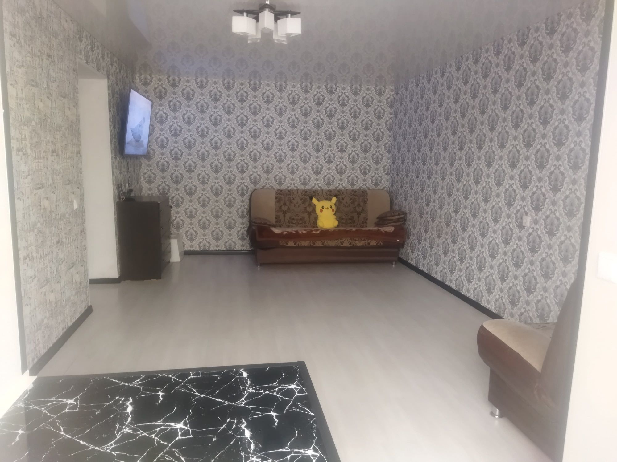 Продам 1-комнатную улучшенную квартиру большой площадью.