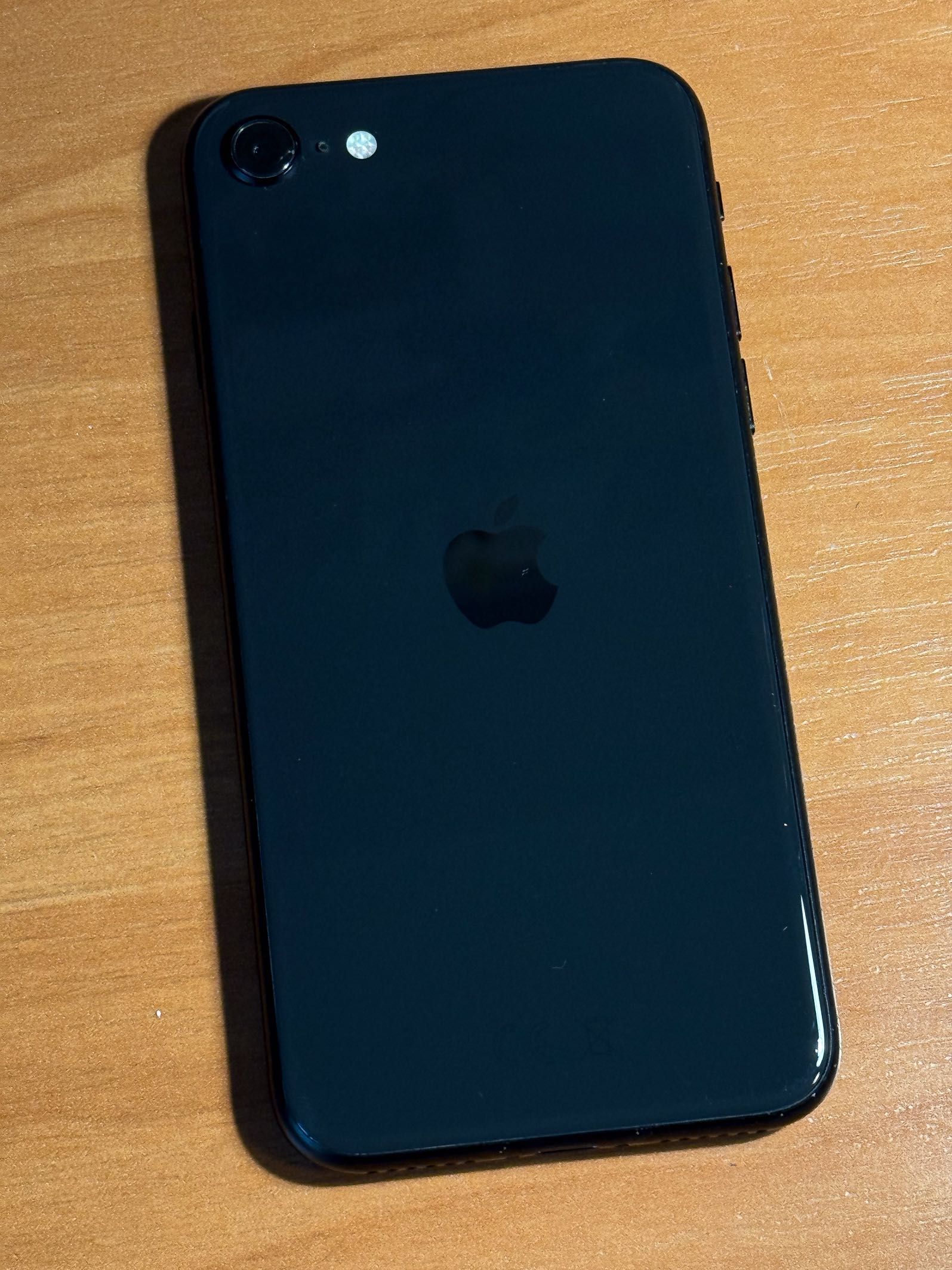 I phone SE 2. 2020, 64GB