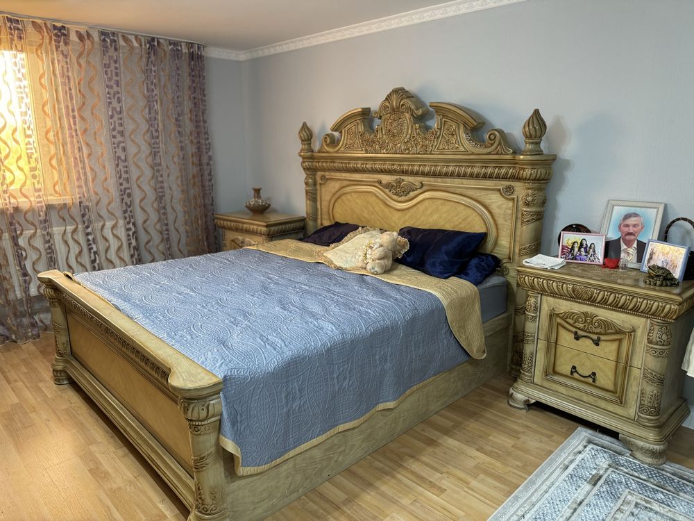 Продам спальный гарнитур