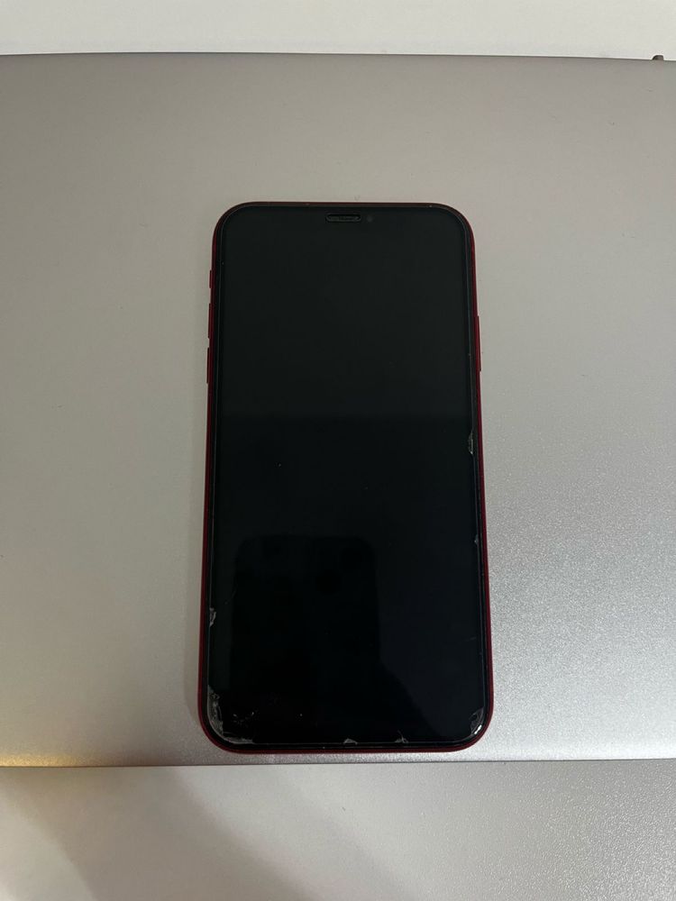 Продам iPhone xr, в хорошем состоянии.