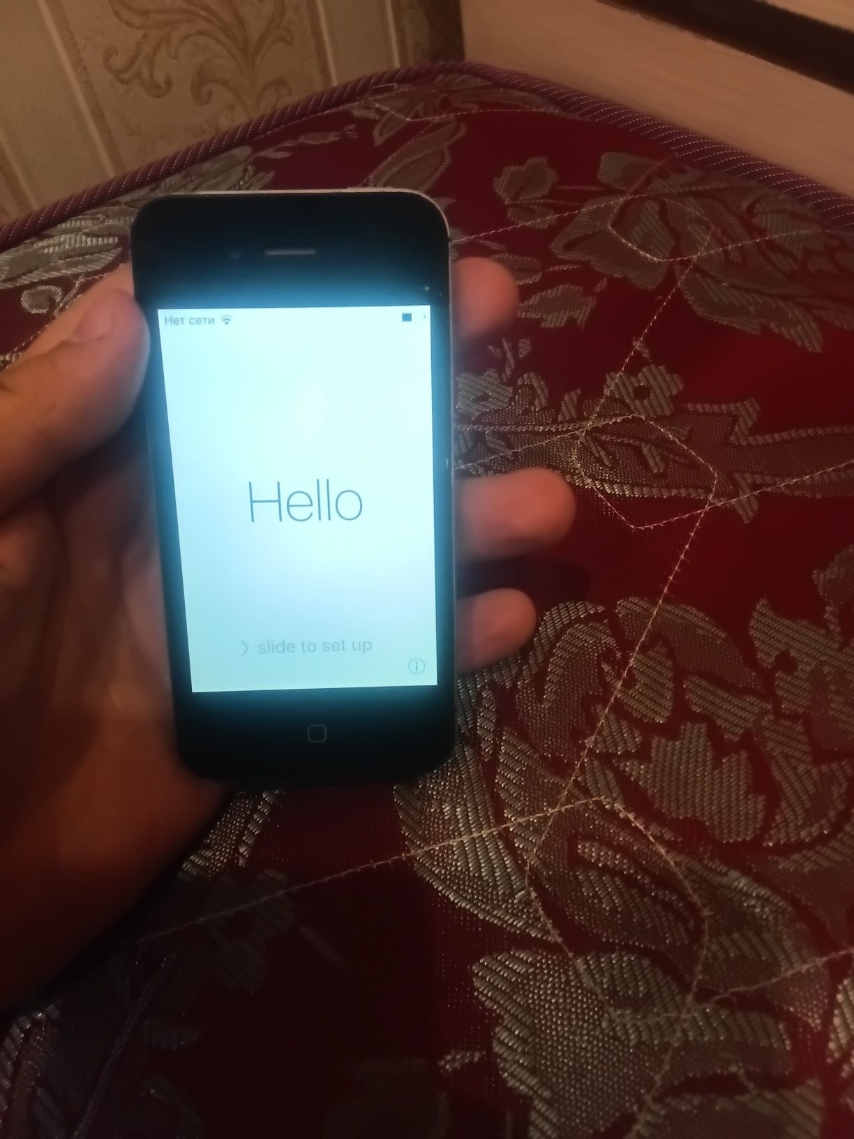 Продам iPhone 4s