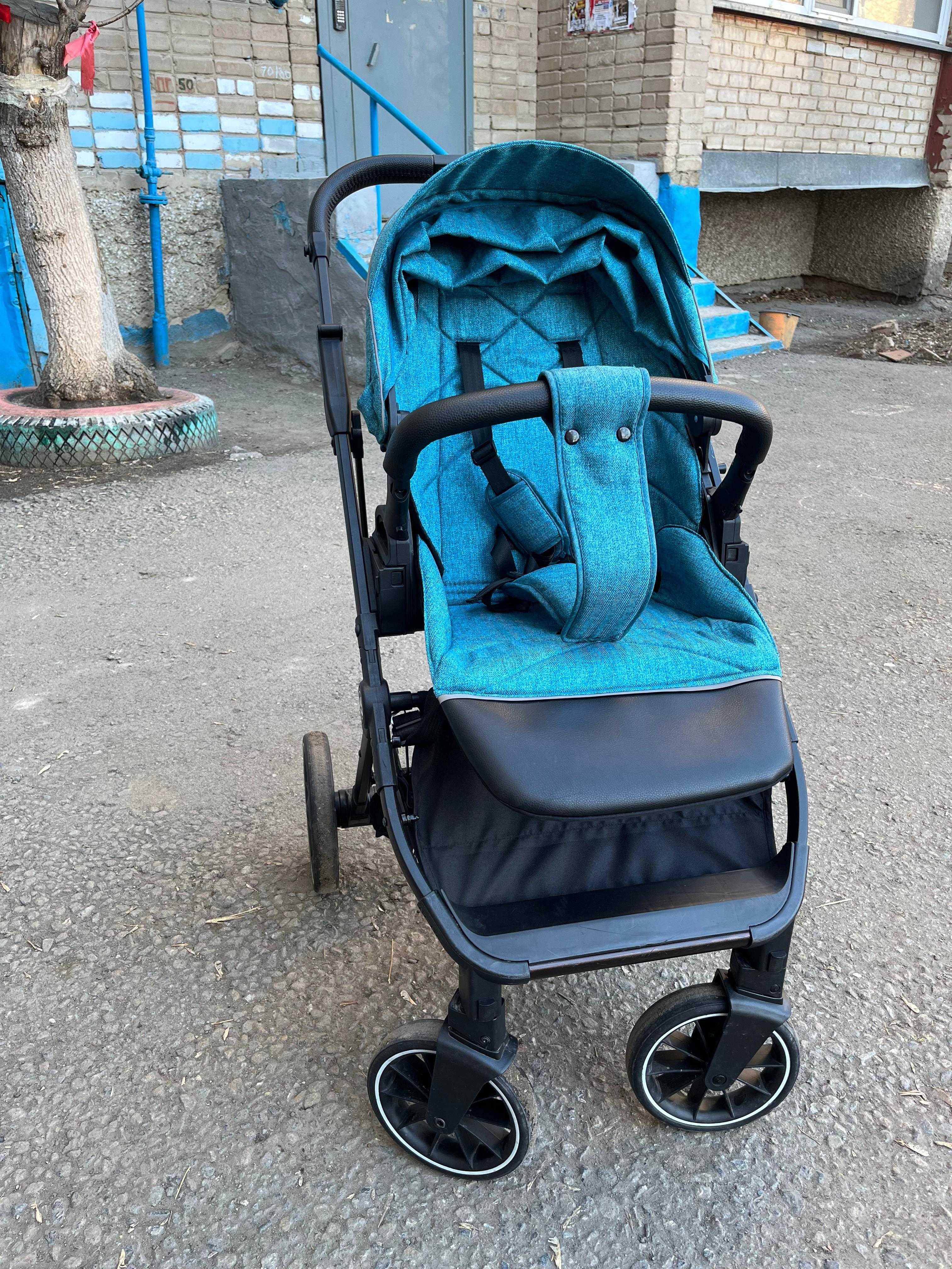 Прогулочная коляска Luxmom 740 Изумруд/черная рама
