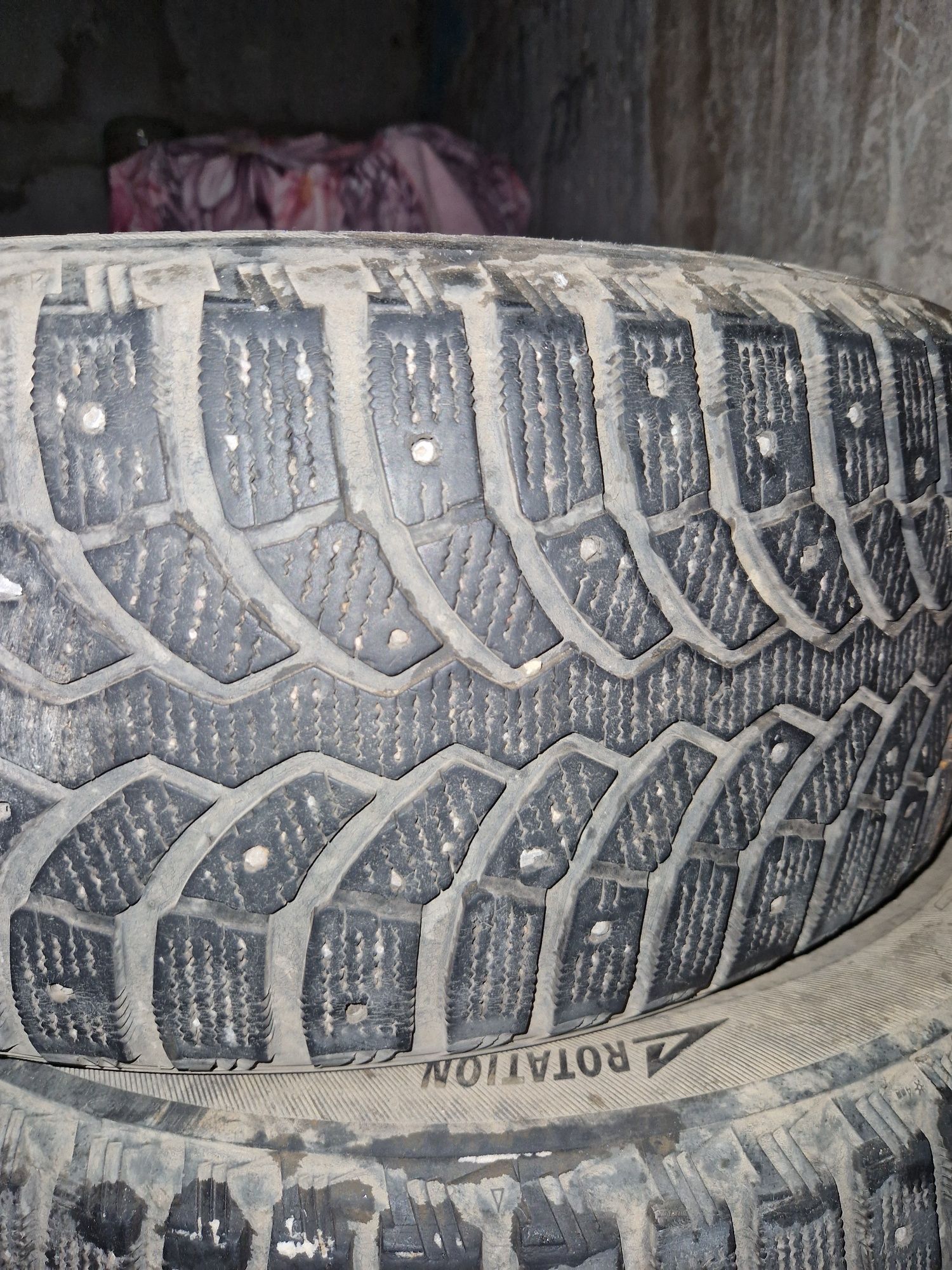 Шины зимние  Bridgestone 215/55/17