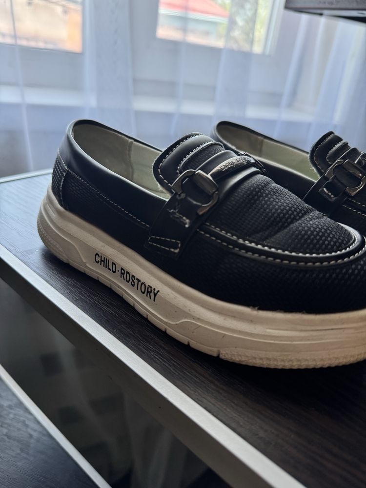 Продам лоферы для девочки
