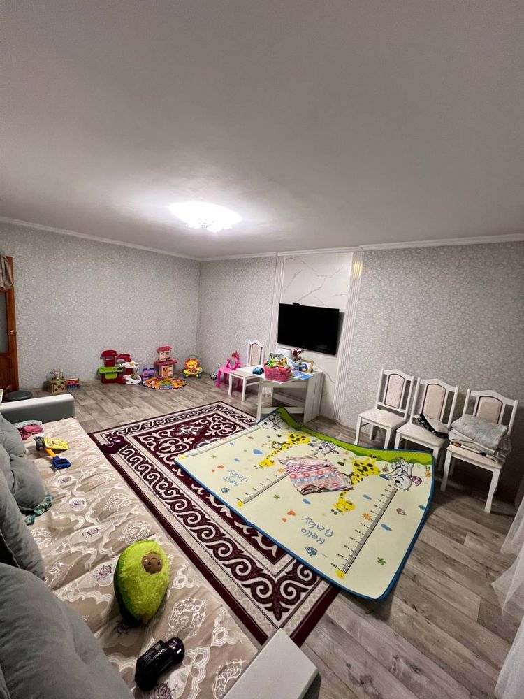 Продам трехкомнатную квартиру