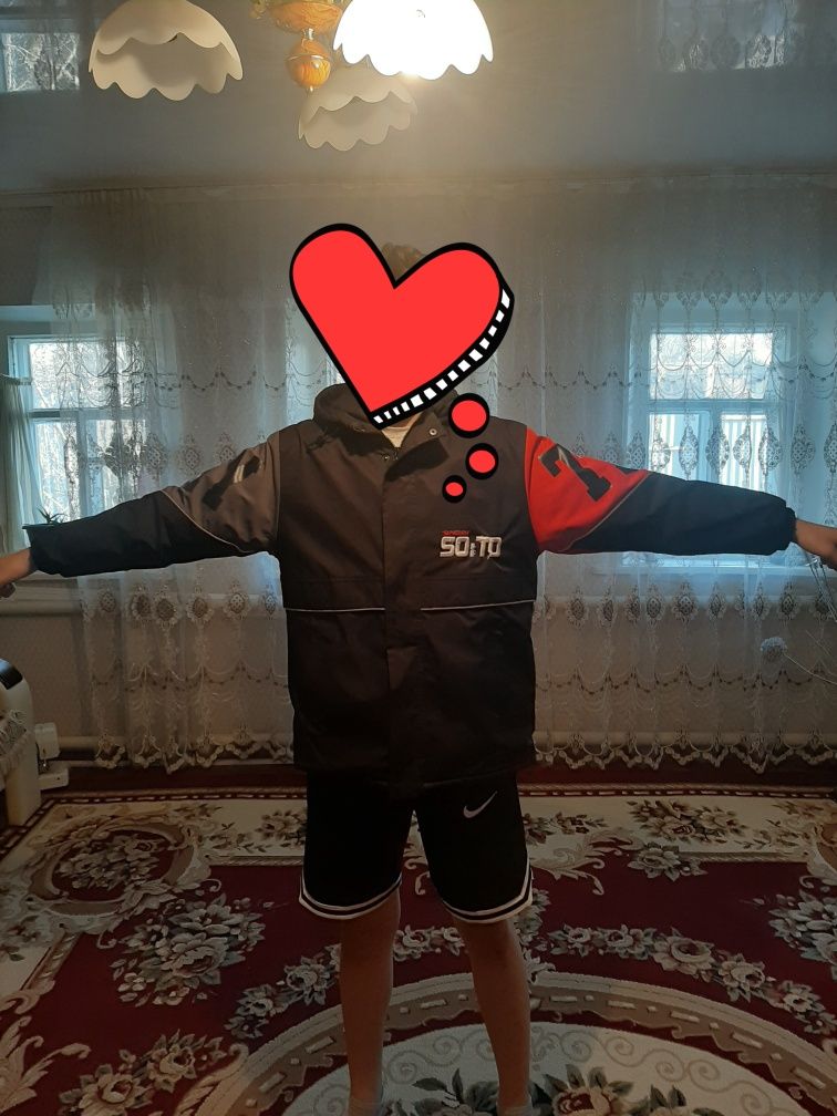 Продам подростковые куртки весеннее-осеннюю.
