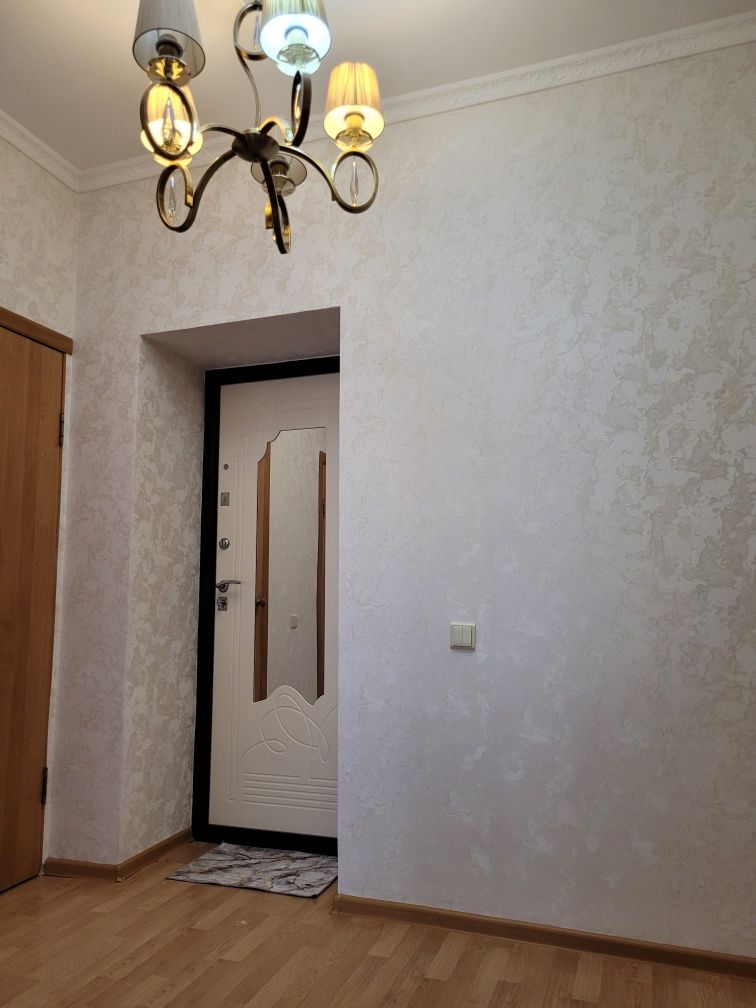 Шикарная 1.5 кв улучшенная, кирпич дом, 2 эт, 2 лоджии, ремонт, 42 м2