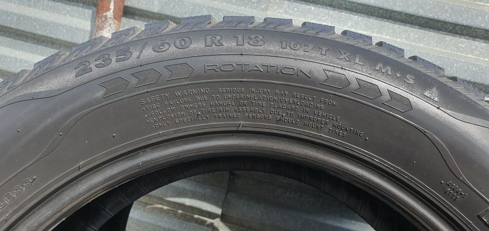 Продам зимние шины 235/60 R18