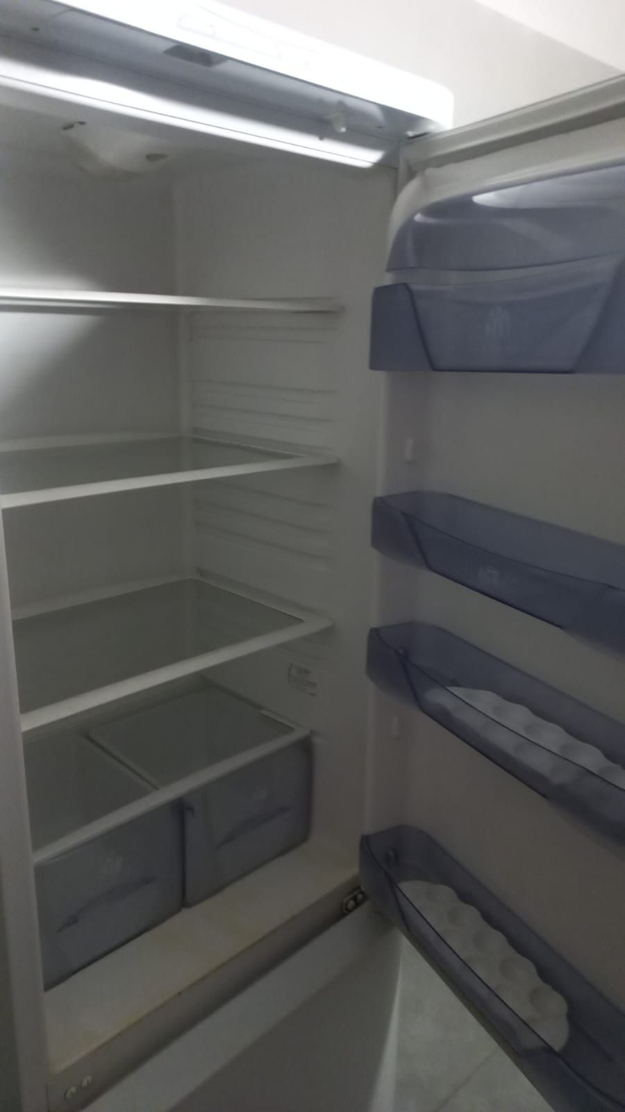 Продам холодильник