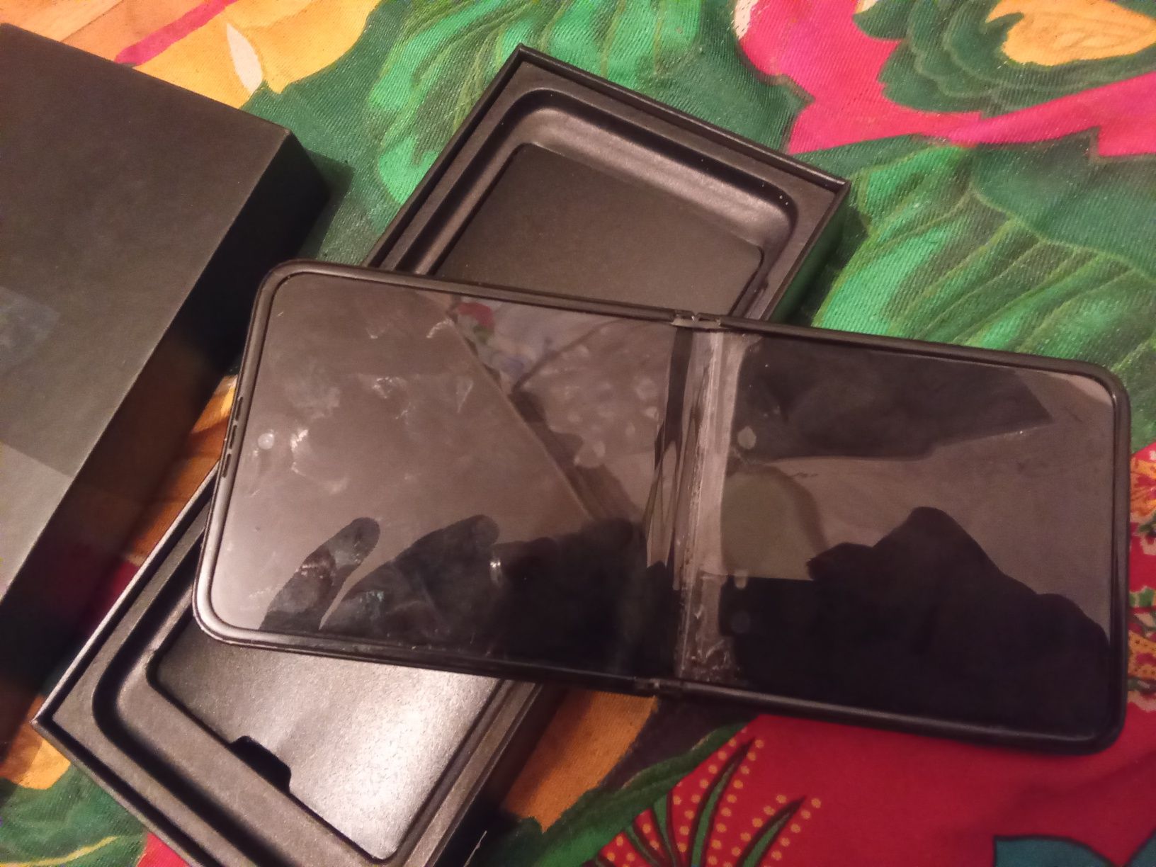 Продам обмен Samsung z flip 3 5g
