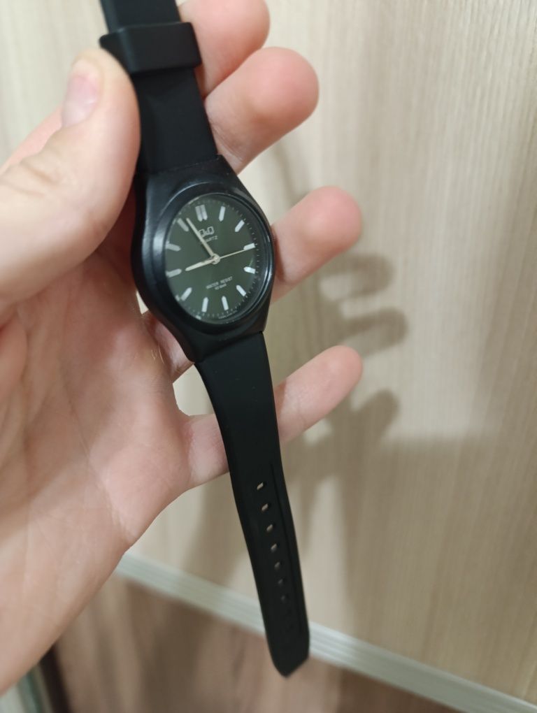 Часы Quartz 10 bar СРОЧНО