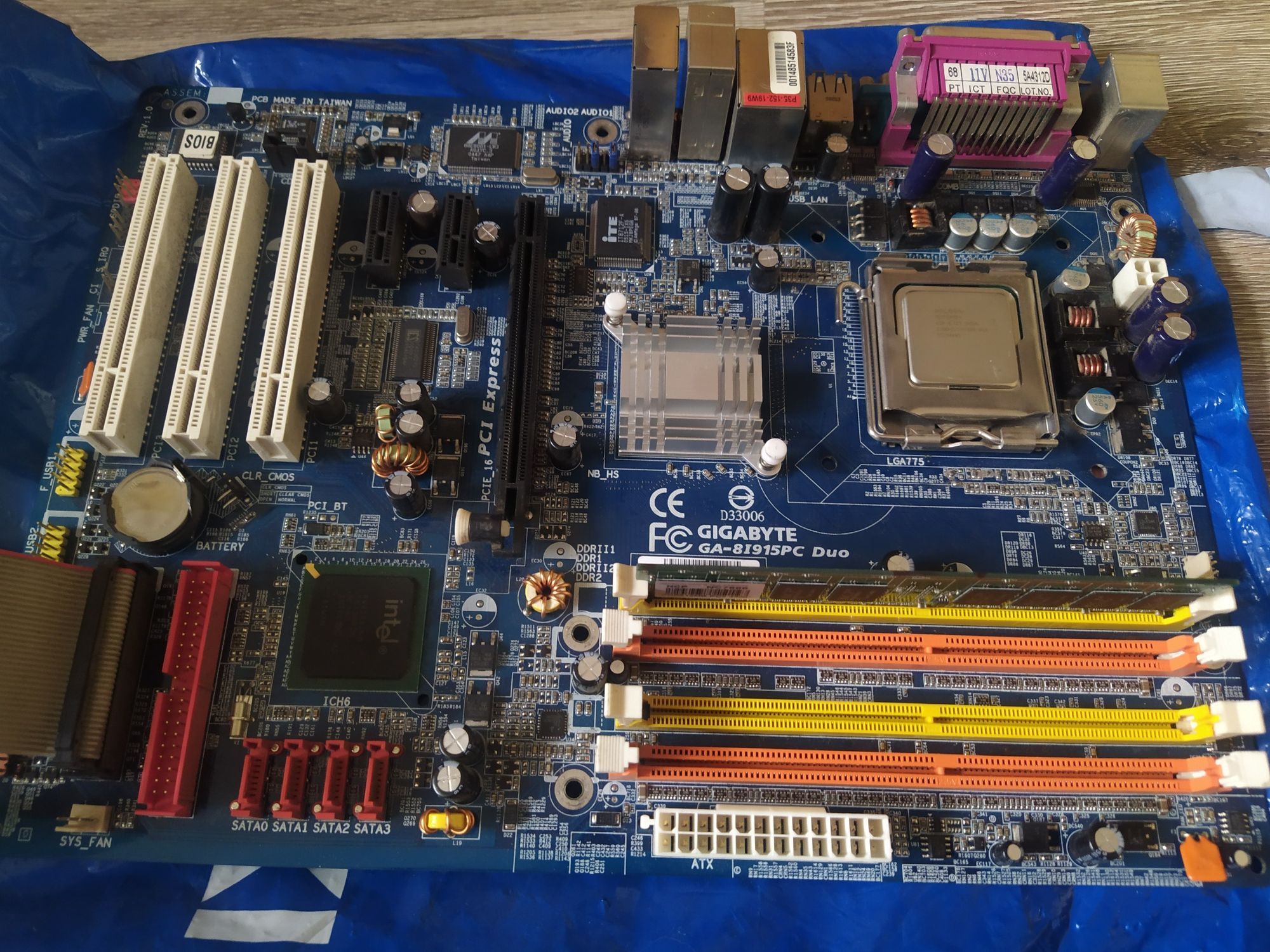 Материнская плата gigabyte ga-8i915pc duo (проц+ОЗУ)