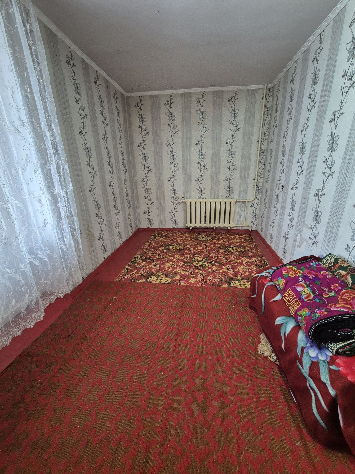 Екі бөлмелі үи сатылады