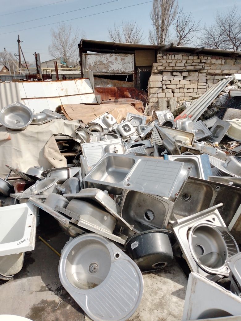Улица Азаттык дом51   Продам раковину  мойку нержавейка на кухню.