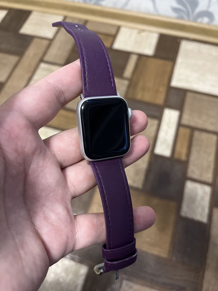Продаются apple watch SE 40mm