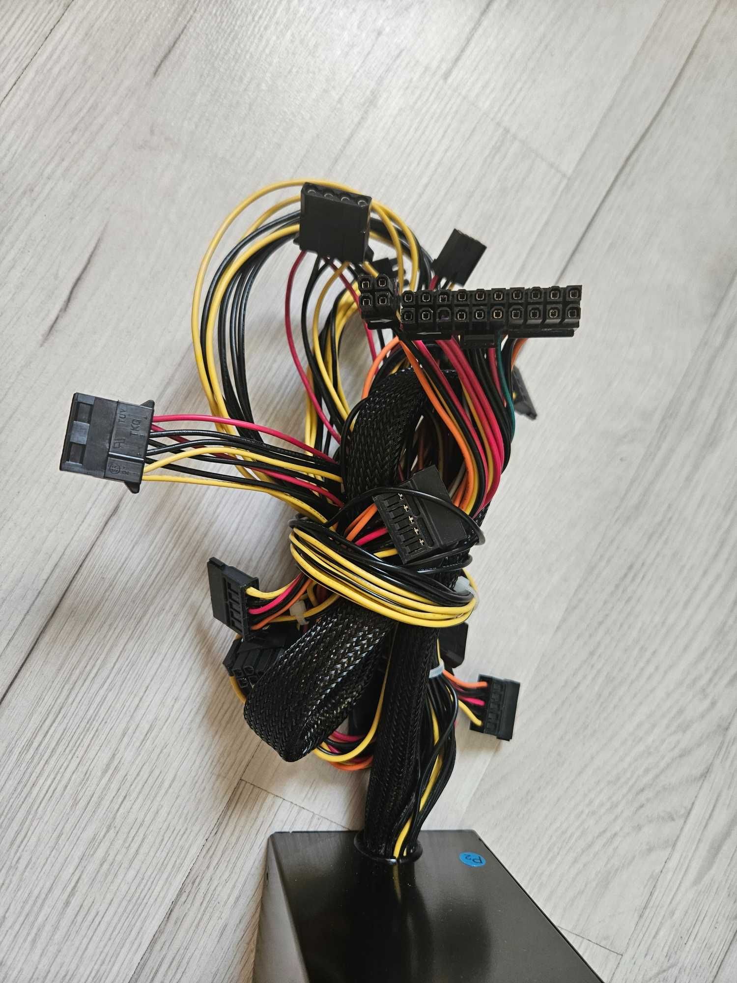 Huntkey APFC 600 CPU 4+4PIN/VIDEO 6+2 6+2PIN