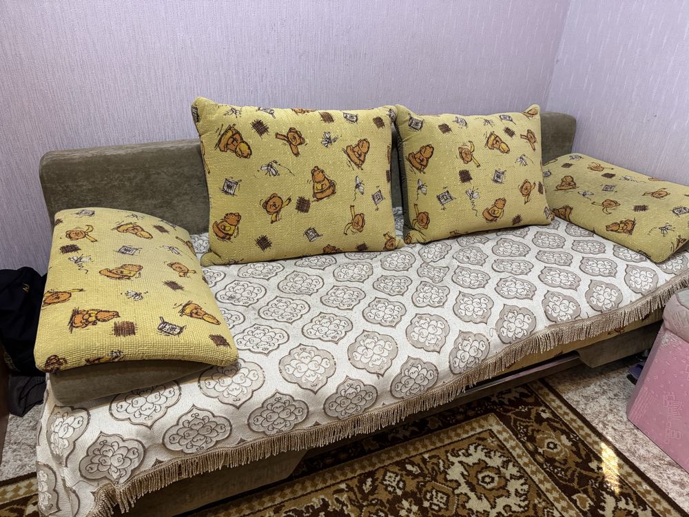 Продам диван раскладной в хорошем состояние