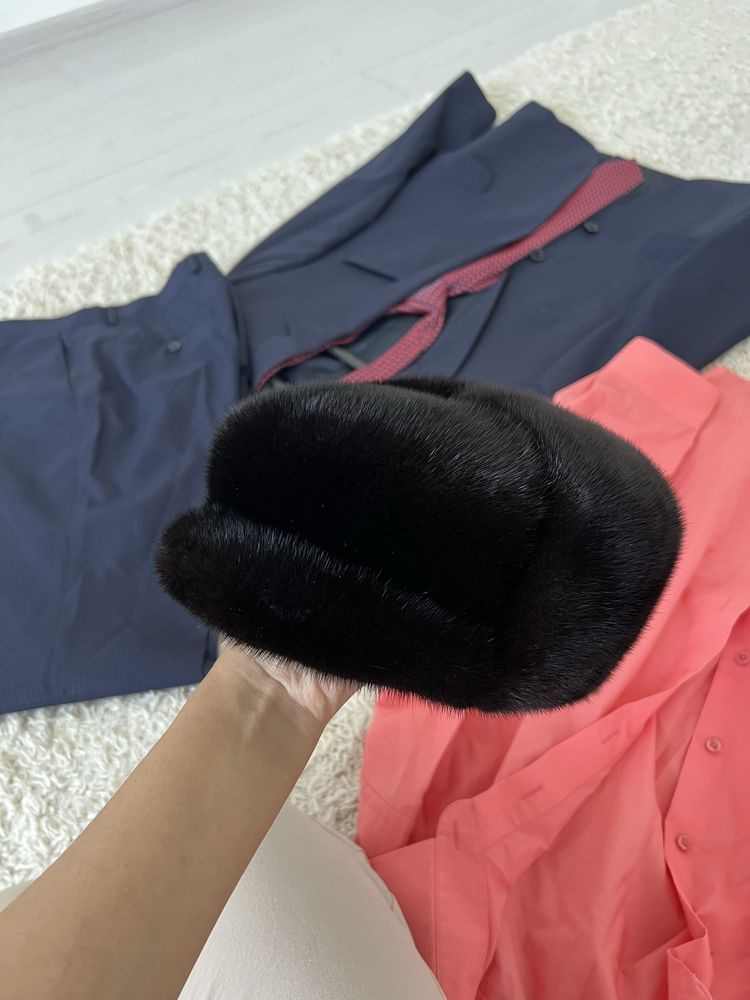 Продам норковую шапку,
