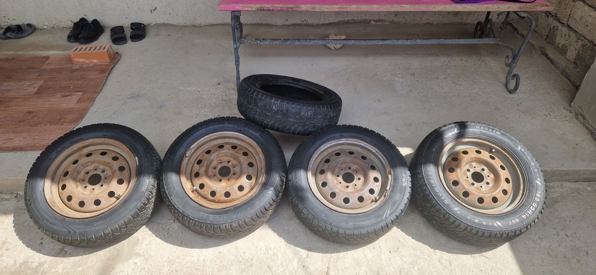 Зимние шины 185/65 R14