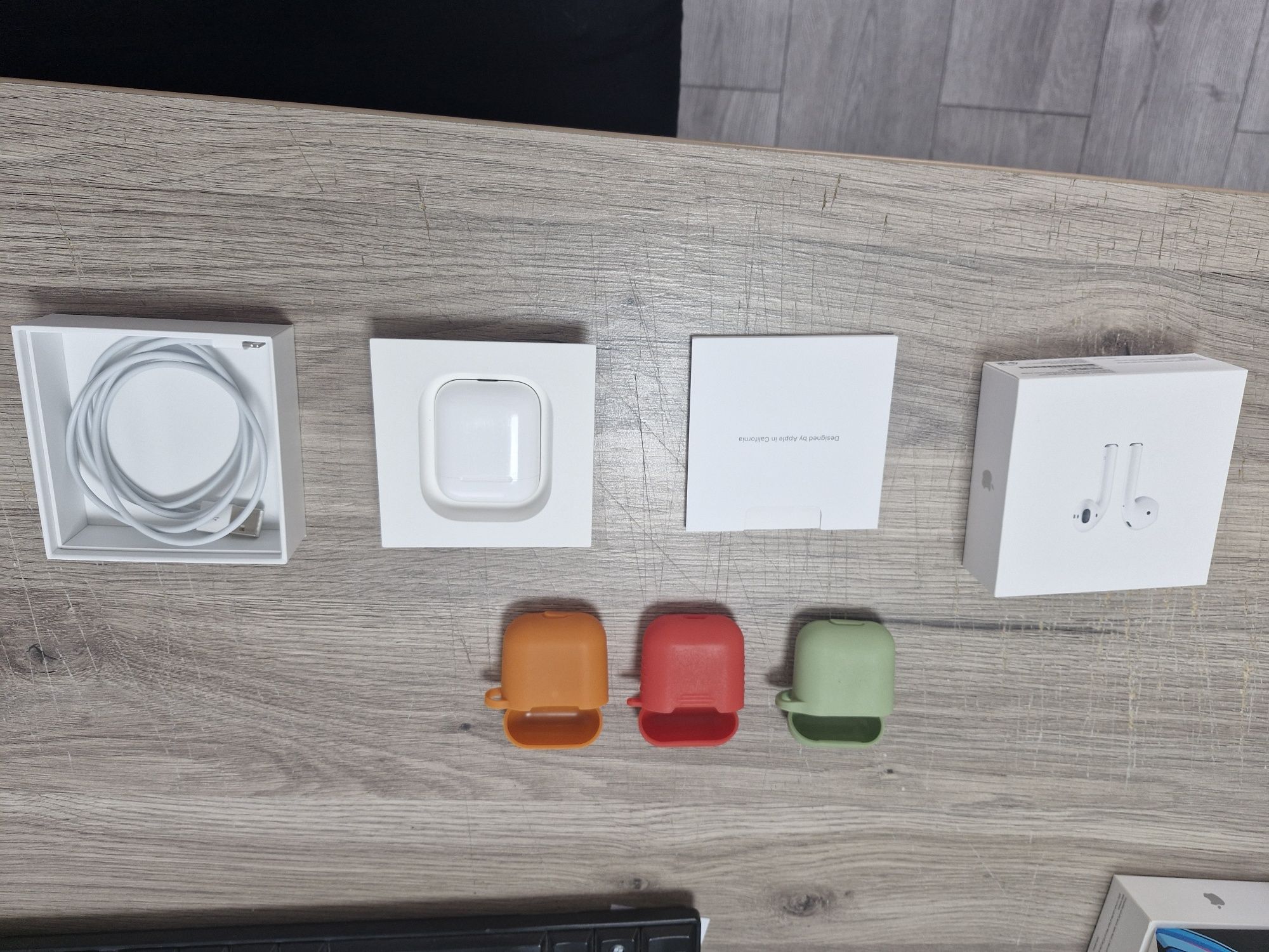 Кейс для зарядки Airpods 2