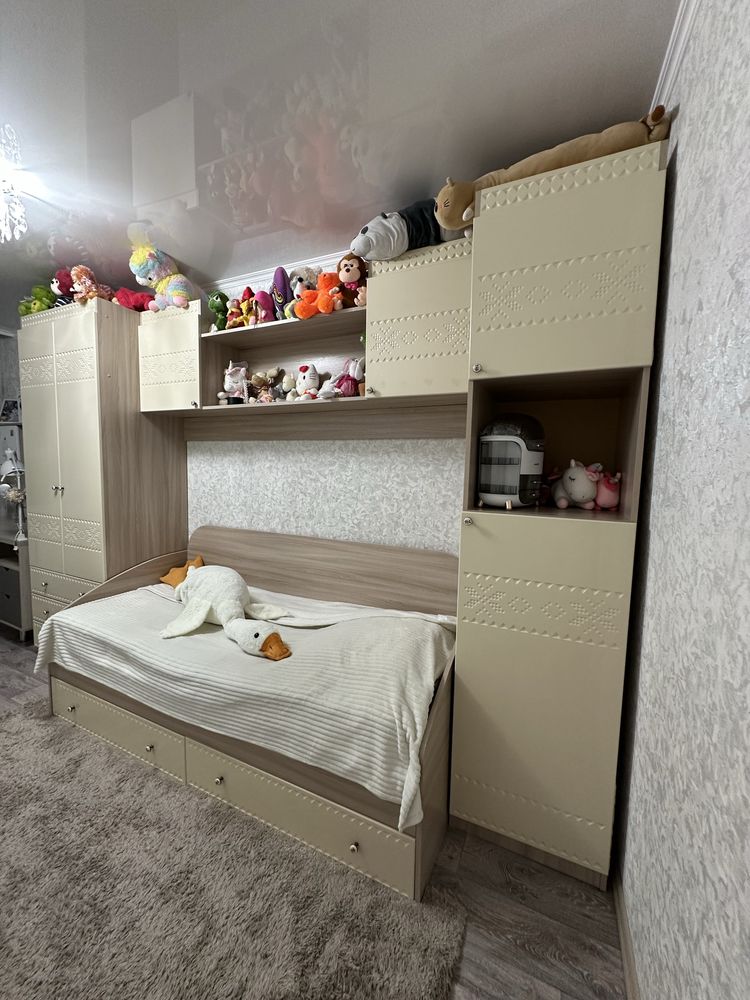 Продам детский спальный гарнитур