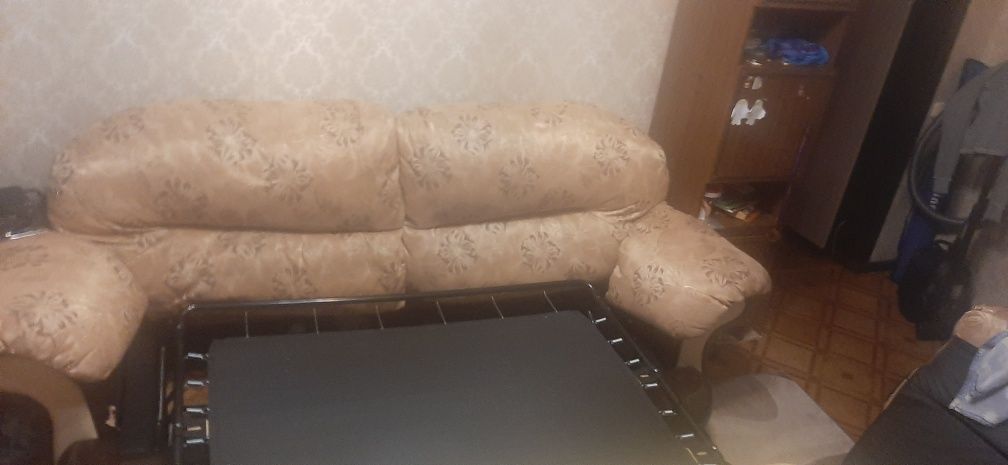 Мягкая мебель. Диван и 2 кресла