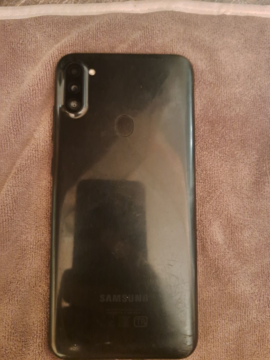 Продам samsung a11 32g